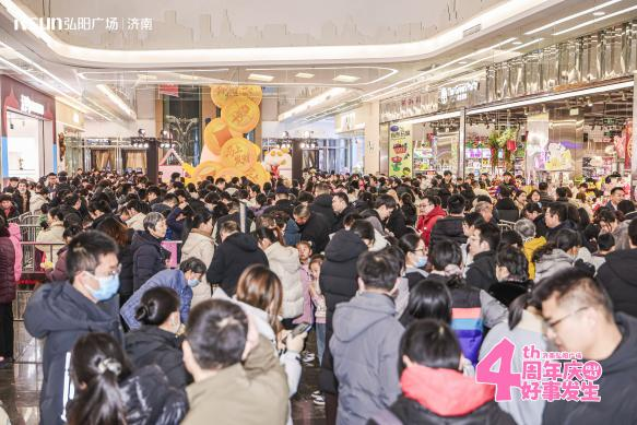 �������죬���·���ح���Ϻ����㳡��������Բ���չ٣�